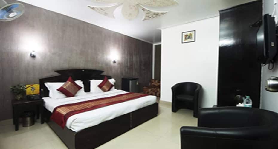AirportHotel Noratan Palace By RoomsInc, New Delhi 3